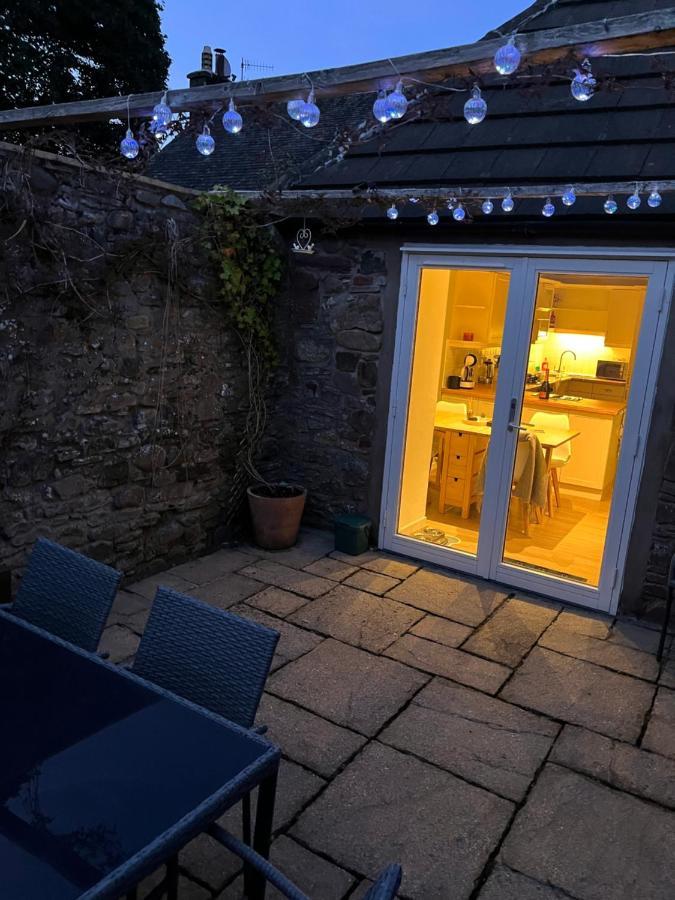 Pretty Ground Cottage In Comrie Exterior foto